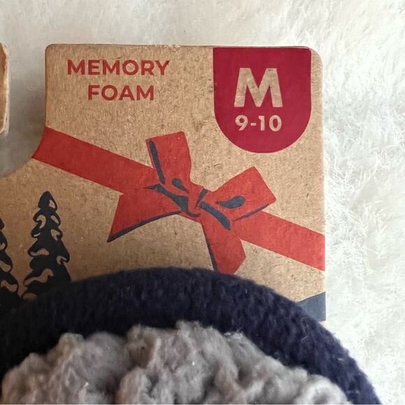 Merry Vibes Mens Dearfoam Slippers
Sz M 9-10 NWT 🏷 great gift! 🎁 - Picture 12 of 16